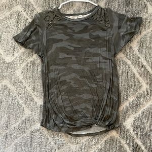 Camo knotted tee